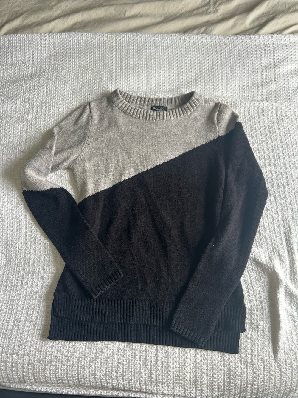 ilanco Colorblock Crewneck Sweater - Black & Grey